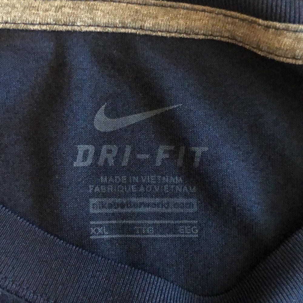 Nike Dri-Fit T-Shirt - Picture 4 of 4